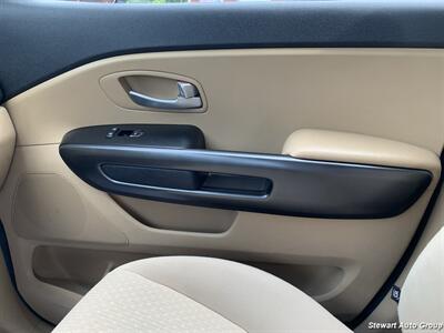2016 Kia Sedona LX - Photo 29 - Pataskala, OH 43062