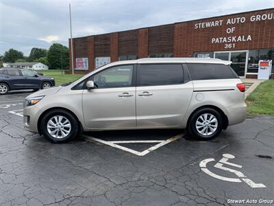 2016 Kia Sedona LX - Photo 5 - Pataskala, OH 43062