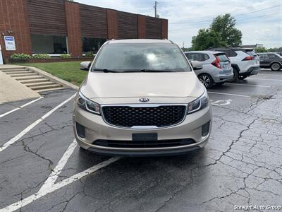 2016 Kia Sedona LX - Photo 2 - Pataskala, OH 43062