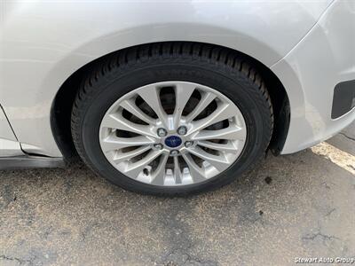 2017 Ford C-MAX Energi SE   - Photo 10 - Pataskala, OH 43062