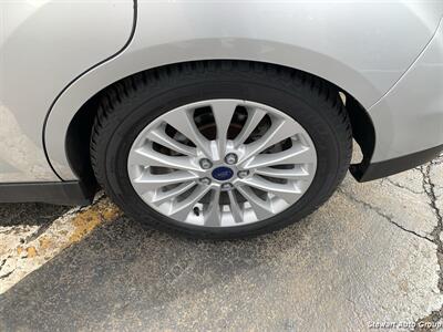 2017 Ford C-MAX Energi SE   - Photo 15 - Pataskala, OH 43062