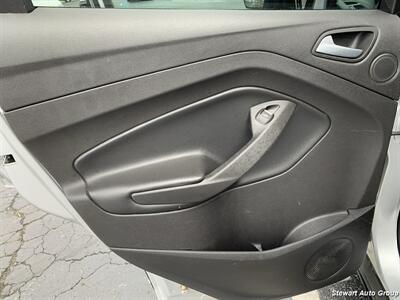 2017 Ford Escape Titanium   - Photo 21 - Pataskala, OH 43062