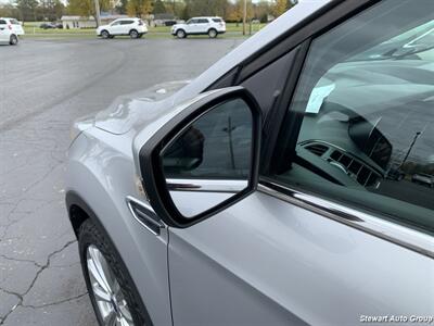 2017 Ford Escape Titanium   - Photo 7 - Pataskala, OH 43062