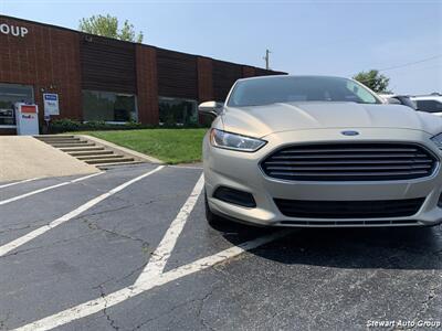 2016 Ford Fusion S - Photo 4 - Pataskala, OH 43062