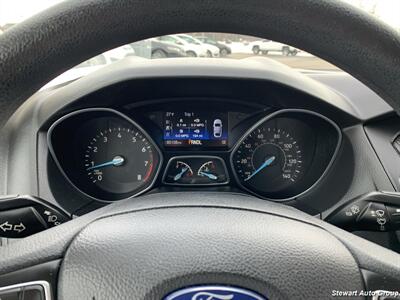 2017 Ford Focus SE   - Photo 23 - Pataskala, OH 43062
