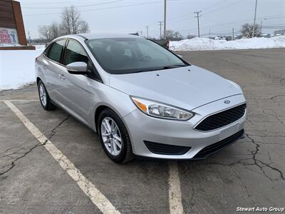 2017 Ford Focus SE   - Photo 3 - Pataskala, OH 43062