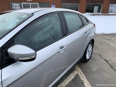 2017 Ford Focus SE   - Photo 6 - Pataskala, OH 43062