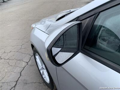 2017 Ford Focus SE   - Photo 7 - Pataskala, OH 43062