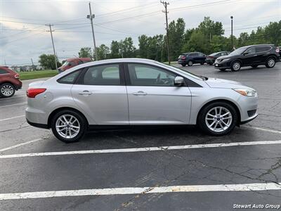 2016 Ford Focus SE - Photo 8 - Pataskala, OH 43062
