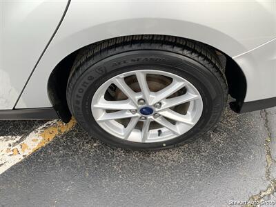 2016 Ford Focus SE - Photo 14 - Pataskala, OH 43062