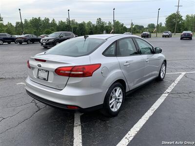 2016 Ford Focus SE - Photo 11 - Pataskala, OH 43062