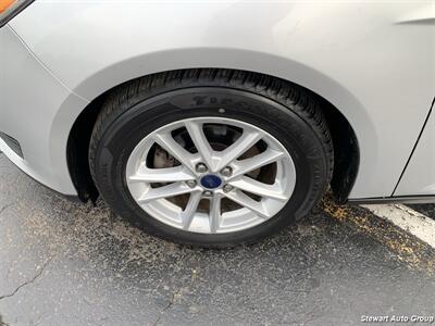 2016 Ford Focus SE - Photo 15 - Pataskala, OH 43062
