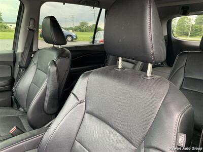 2017 Honda Pilot Elite AWD - Photo 8 - Pataskala, OH 43062