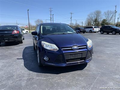 2012 Ford Focus SE   - Photo 2 - Pataskala, OH 43062