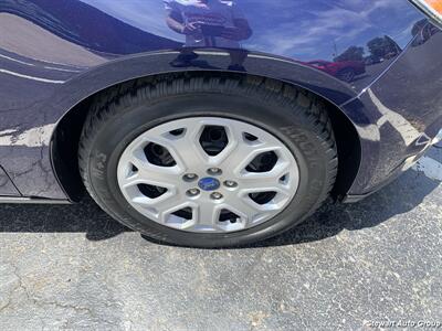 2012 Ford Focus SE - Photo 9 - Pataskala, OH 43062