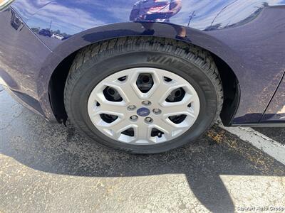 2012 Ford Focus SE - Photo 15 - Pataskala, OH 43062