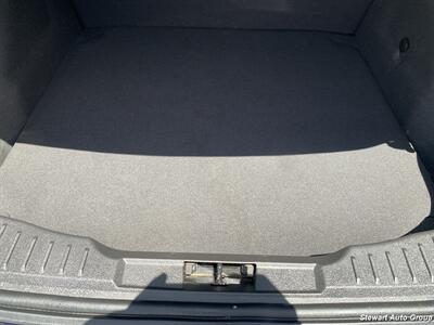 2012 Ford Focus SE - Photo 23 - Pataskala, OH 43062