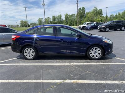 2012 Ford Focus SE - Photo 8 - Pataskala, OH 43062