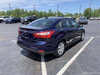 2012 Ford Focus SE - Photo 11 - Pataskala, OH 43062