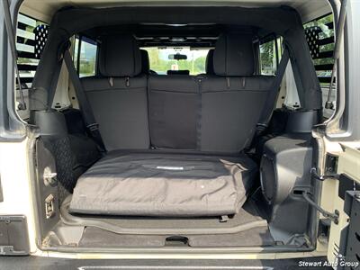 2012 Jeep Wrangler Unlimited Sahara 4x4 - Photo 38 - Pataskala, OH 43062