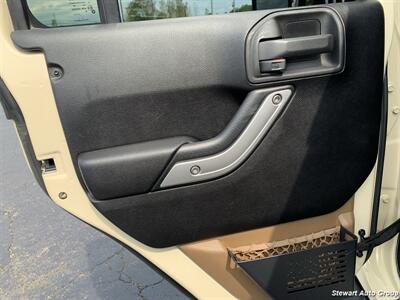 2012 Jeep Wrangler Unlimited Sahara 4x4 - Photo 33 - Pataskala, OH 43062