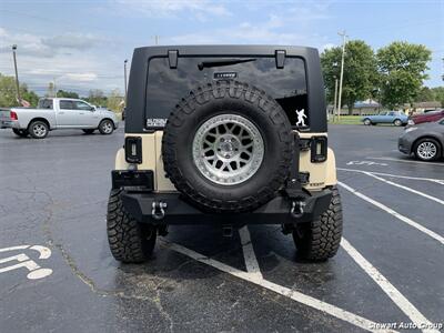 2012 Jeep Wrangler Unlimited Sahara 4x4 - Photo 13 - Pataskala, OH 43062