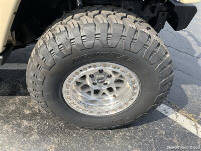 2012 Jeep Wrangler Unlimited Sahara 4x4 - Photo 10 - Pataskala, OH 43062