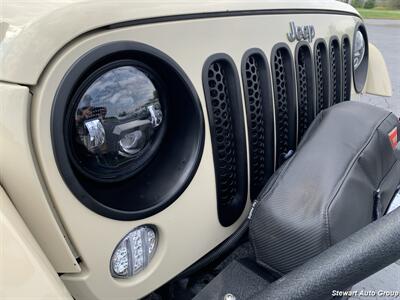 2012 Jeep Wrangler Unlimited Sahara 4x4 - Photo 19 - Pataskala, OH 43062