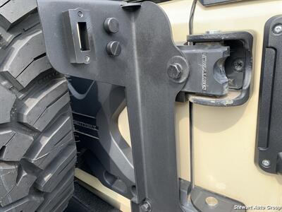 2012 Jeep Wrangler Unlimited Sahara 4x4 - Photo 23 - Pataskala, OH 43062