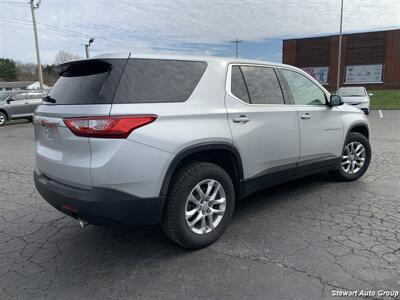 2019 Chevrolet Traverse LS   - Photo 4 - Pataskala, OH 43062