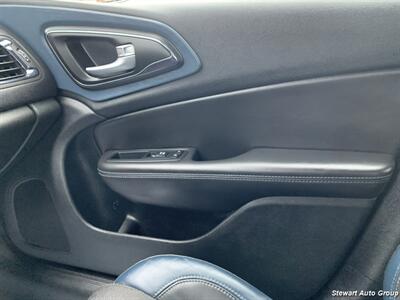 2015 Chrysler 200 S   - Photo 27 - Pataskala, OH 43062