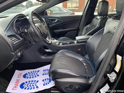 2015 Chrysler 200 S   - Photo 17 - Pataskala, OH 43062