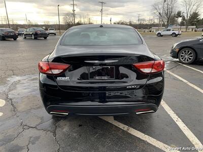 2015 Chrysler 200 S   - Photo 12 - Pataskala, OH 43062