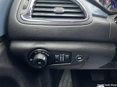 2015 Chrysler 200 S   - Photo 24 - Pataskala, OH 43062