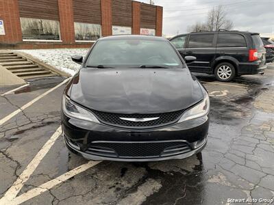 2015 Chrysler 200 S   - Photo 2 - Pataskala, OH 43062