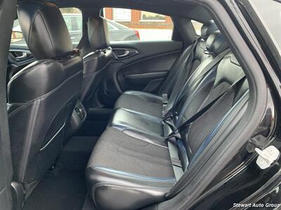 2015 Chrysler 200 S   - Photo 20 - Pataskala, OH 43062