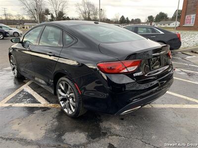 2015 Chrysler 200 S   - Photo 13 - Pataskala, OH 43062