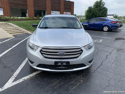 2016 Ford Taurus SE - Photo 2 - Pataskala, OH 43062