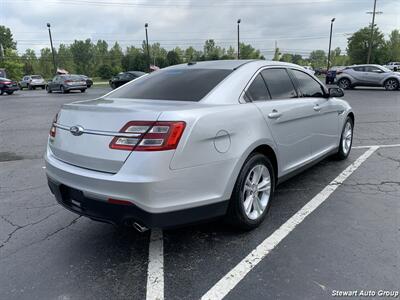 2016 Ford Taurus SE - Photo 12 - Pataskala, OH 43062