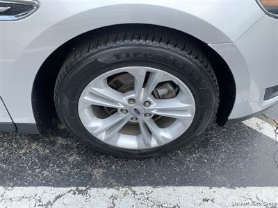 2016 Ford Taurus SE - Photo 4 - Pataskala, OH 43062