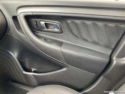 2011 Ford Taurus SEL   - Photo 15 - Pataskala, OH 43062