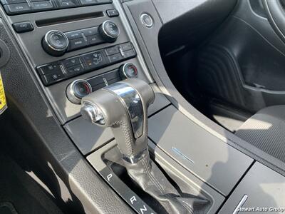 2011 Ford Taurus SEL   - Photo 18 - Pataskala, OH 43062