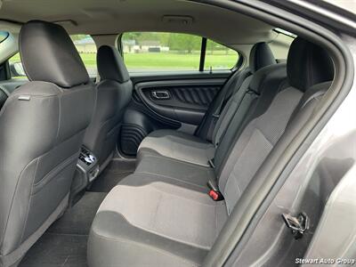 2011 Ford Taurus SEL   - Photo 13 - Pataskala, OH 43062