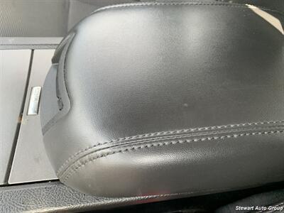 2011 Ford Taurus SEL   - Photo 19 - Pataskala, OH 43062