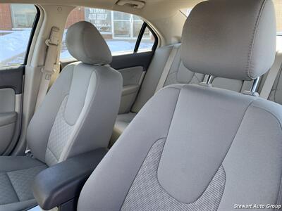2012 Ford Fusion S   - Photo 18 - Pataskala, OH 43062