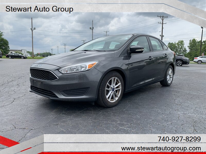 2017 Ford Focus Sedan SE's photo