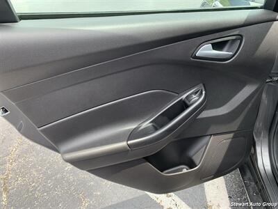2017 Ford Focus SE - Photo 19 - Pataskala, OH 43062