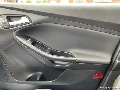 2017 Ford Focus SE - Photo 27 - Pataskala, OH 43062