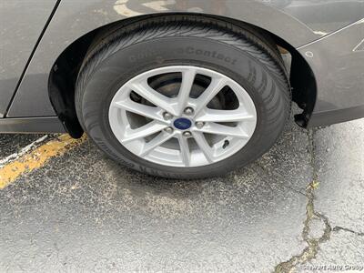 2017 Ford Focus SE - Photo 14 - Pataskala, OH 43062