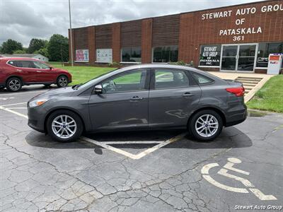 2017 Ford Focus SE - Photo 5 - Pataskala, OH 43062